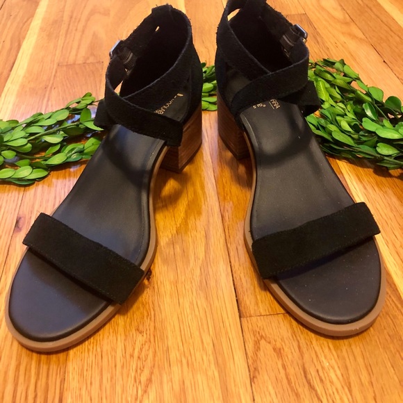 Koolaburra by Ugg Eliani Suede Sandal - Picture 2 of 4